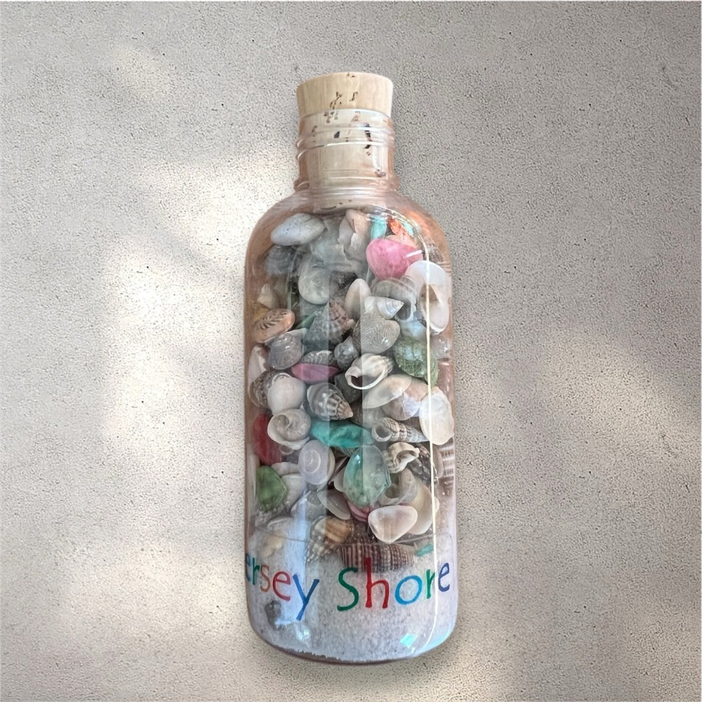 🏖️Ocean City New Jersey small mini seashell filled plastic cork bottle.